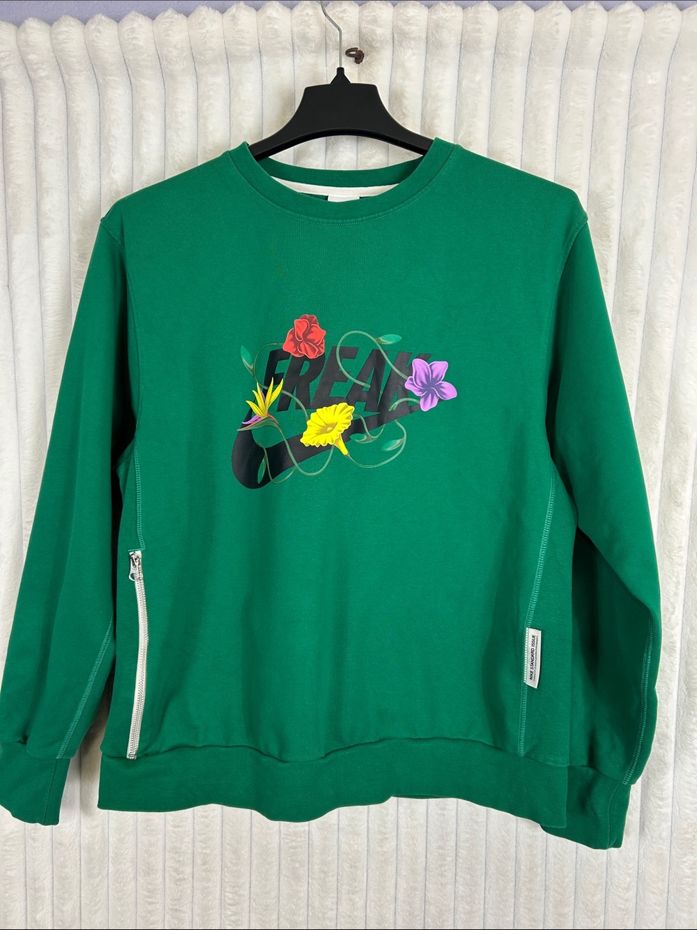 Nike Green Giannis Standard Issue Men's Floral freak Graphic Basketball Crew M